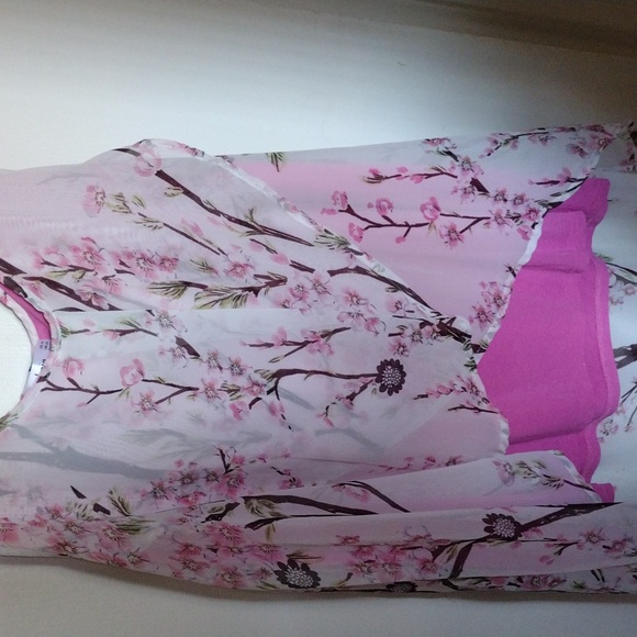 Pink Cherry Blossom high-low flowy tank top - Picture 2 of 4
